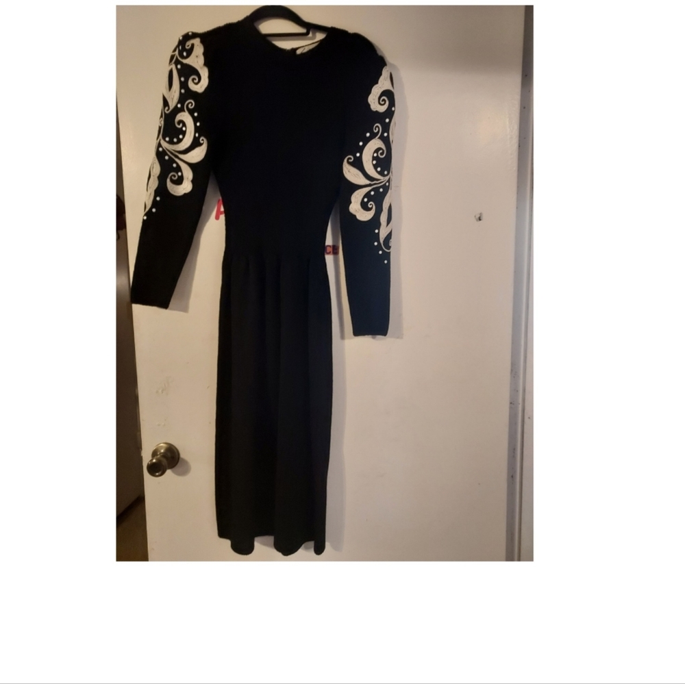 Dress - Picture 2 of 3